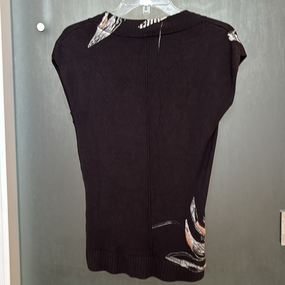 BCBG Maxazria Light weight sleeveless brown sweater - Picture 2 of 4